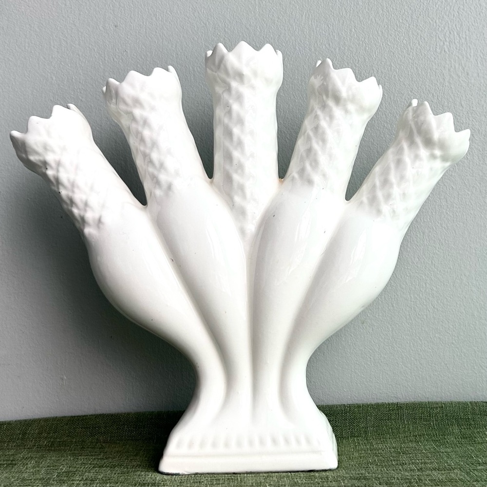 VINTAGE large ivory ceramic williamsburg      5-finger vase
